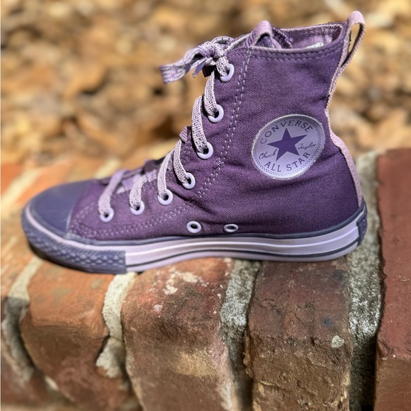Kids Converse high tops in purple - Picture 5 of 9